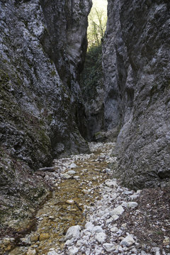 narrow gorge canyon in matese park valle dell'inferno