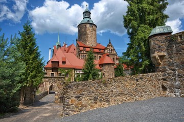 Fototapeta na wymiar Medieval defensive Czocha castle in Lesna, Poland