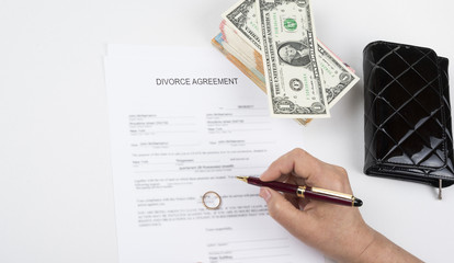 Divorce agreement. Woman is single after divorce.