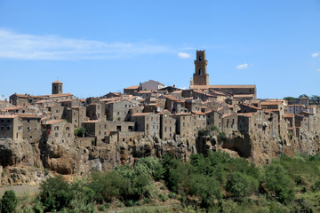 Fototapeta na wymiar medieval village Pitigliano founded in Etruscan time on the tuff hill, Tuscany, Italy