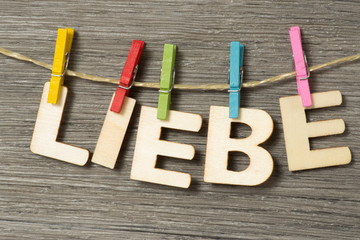 Liebe, Wäscheleine und Wäscheklammer