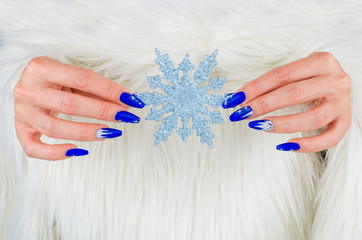 Beautiful nail decorations for your Christmas and New Year parties