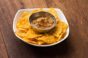 nachos with salsa sauce