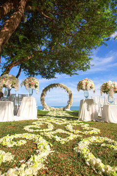 Forged wedding arch. Wedding on the sea