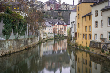 Fototapeta na wymiar View from the 'Grund' up to the Old Town, Luxembourg