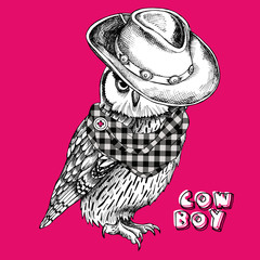 Naklejka premium The image of an owl in a cowboy hat and checkered cravat on pink background. Vector illustration.