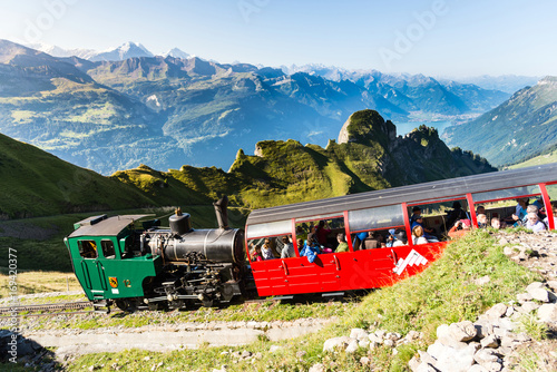 Fototapete Brienz Rothorn Bahn, Alpen Und Berge Im Berner Oberland,  Schweiz-markus thoenen