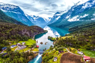 Fotobehang Prachtige natuur Noorwegen luchtfotografie. © Andrey Armyagov
