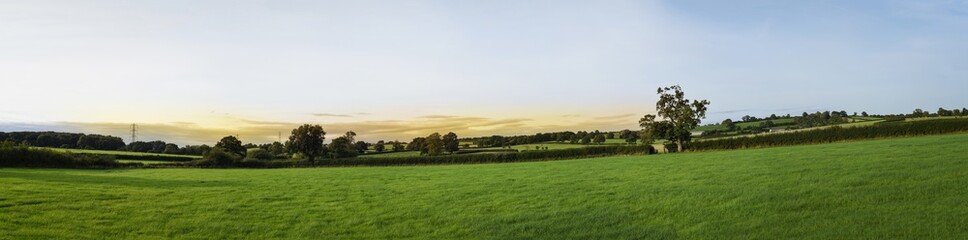 Fototapeta na wymiar Sunset in cotswolds countryside