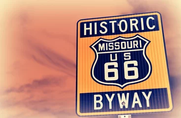 Papier Peint photo Lavable Route 66 Panneau routier historique de la route 66 dans le Missouri USA