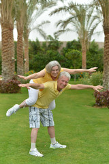 Obraz premium couple posing at resort