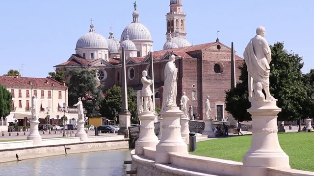 Padova - Prato della Valle e Abbazia di Santa Giustina