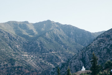 en lo alto de las monta&ntilde;as