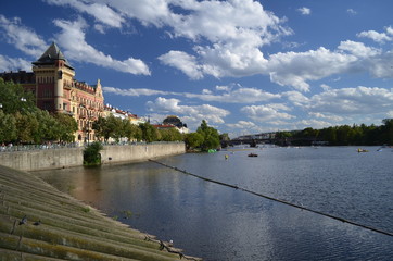 Wełtawa w Pradze latem/Vltava river in Prague by summer time, Czech Republic