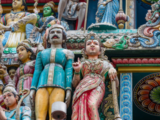 Sculpture, architecture and symbols of Hindu temple at Singapore , Sri Mariamman Temple, Singapore is a oldest Hindu temple.