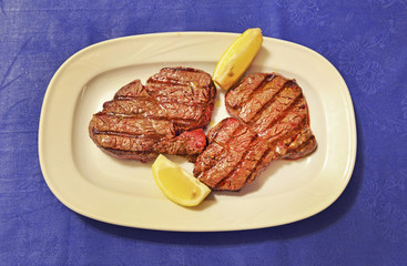 Ristorante, piatto di carne.