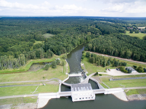 Staumauermit Stausee und Wasserkraftwerk Spremberger See Luftbild