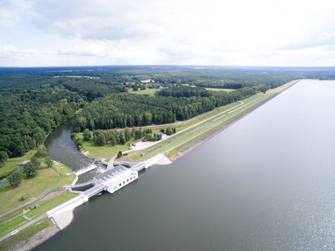 Staumauermit Stausee und Wasserkraftwerk Spremberger See Luftbild