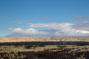 Wolken &uuml;ber dem Gipfel des Mauna Kea auf Big Island, Hawaii, USA.