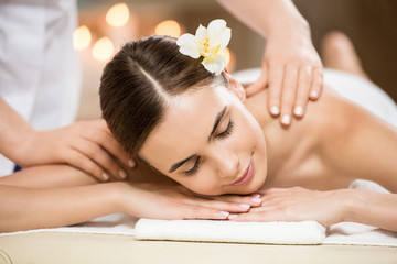 Fototapeta na wymiar woman having massage