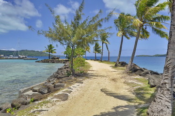 Fototapeta na wymiar Road on the Beach in Bora Bora, French Polynesia