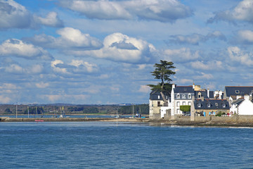 Naklejka premium Blick von Loctudy auf Ile Tudy, Bretagne, Frankreich - Atlantik