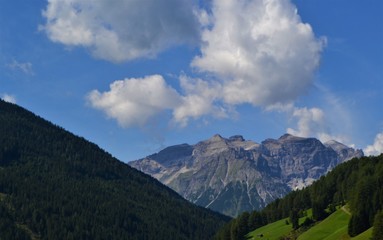 Obraz premium Berge mit Wolken