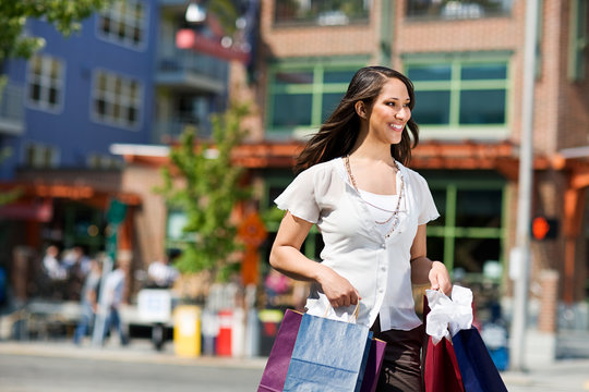 Shopping: Prety Woman Walking With Shopping Bags