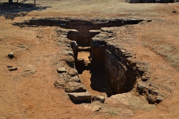 Antikes Grab