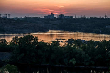 Naklejka premium river at dusk