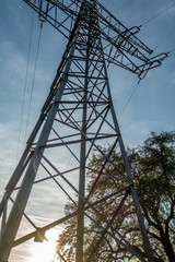 Strommasten bei Sonnenuntergang