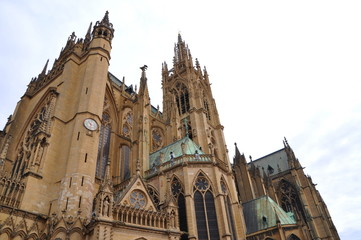 Fototapeta na wymiar cathédrale saint etienne de metz