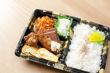 ポークたまご弁当