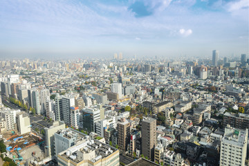 Fototapeta na wymiar Cityscapes of tokyo in Fog after rain in winter season, Skyline of Bunkyo ward, Tokyo, Japan.