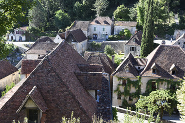 Fototapeta na wymiar Saint-Cirq-Lapopie / Vallée du Lot / Occitanie
