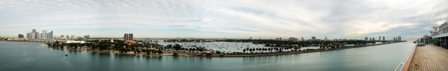 Naklejka premium Miami Main Channel Panorama