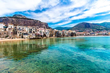 Fotobehang Uitzicht op cefalu, stad aan zee in Sicilië, Italië © marcociannarel