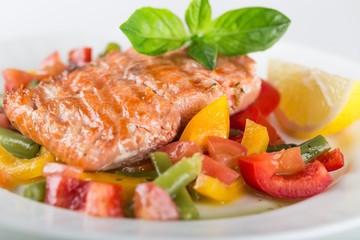 Fried fish with vegetables.