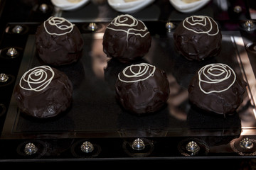 Cholate truffle plate