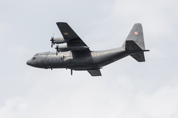 Obraz premium Polish Air Force Lockheed C-130 E Hercules (1505) during Air Show Radom 2017