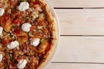Mexican pizza with fried mince and mozzarella