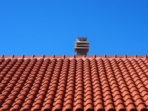 Neues Dach: Dachpfannen, Dachziegel, Dachsanierung in S&uuml;deuropa