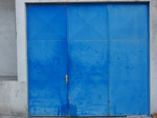 Hintergrund, Textur: Schmutzige Stahltür, blau