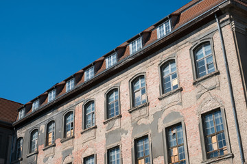 Fototapeta na wymiar old building exterior - facade before restoration
