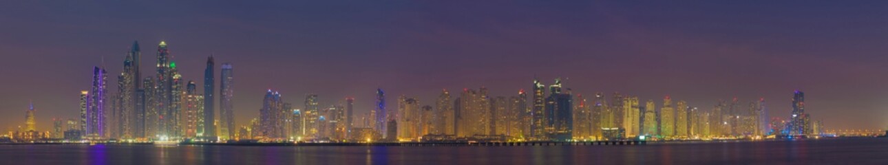 Fototapeta premium Dubai - The evening panorama of Marina towers.