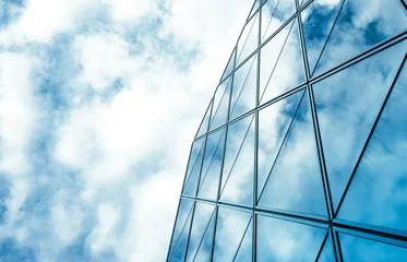 Photo sur Plexiglas construction de la ville Détail de l& 39 immeuble de bureaux moderne, surface en verre