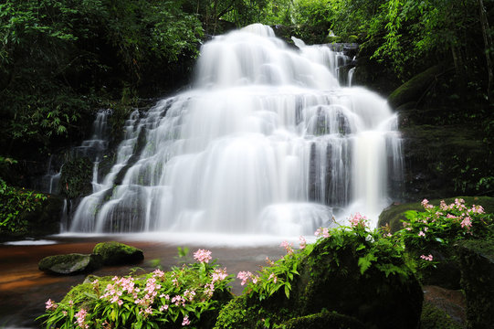 Mundang waterfall © narapornm