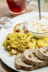 Milk and cornflakes