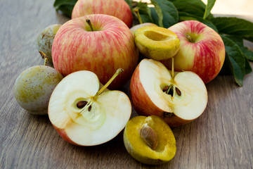 Naklejka na ściany i meble plums with apples