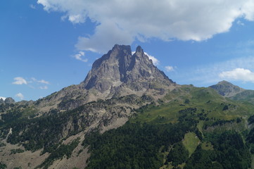 Fototapeta na wymiar Pyrénées, lac, Ossau, montagne, ciel, bleu, pic, vert, lac, 